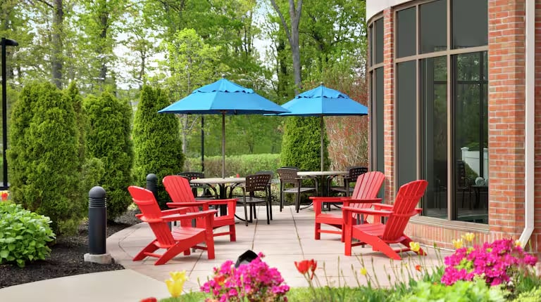 ispsbgi-pool-outdoor-patio.