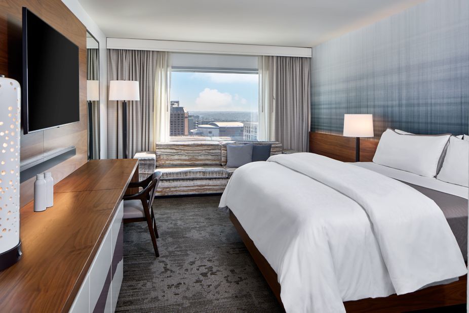 wi-cltcw-guest-room-34681-19300_Classic-Hor